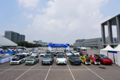 搭载5G-V2X技术，极狐阿尔法T展示车路协同应用场景